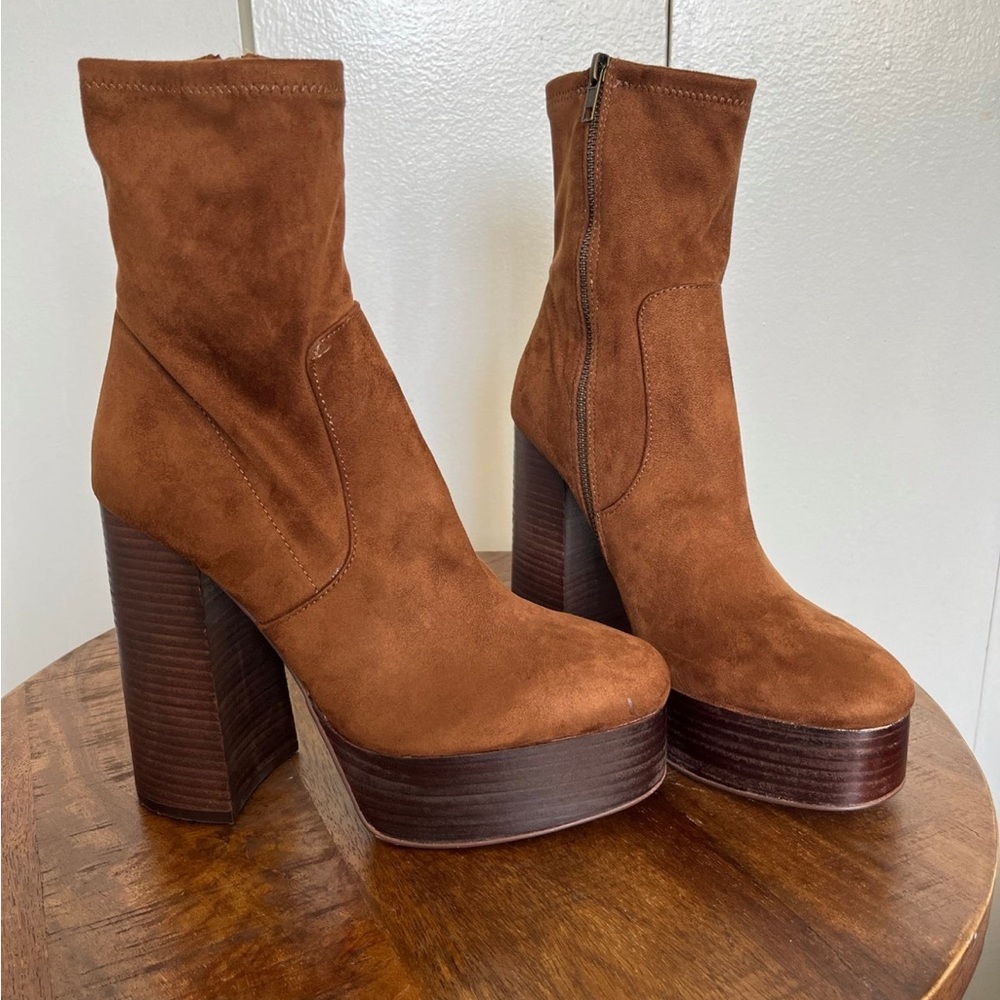 NWOT Steve Madden Hoopla high ankle boots